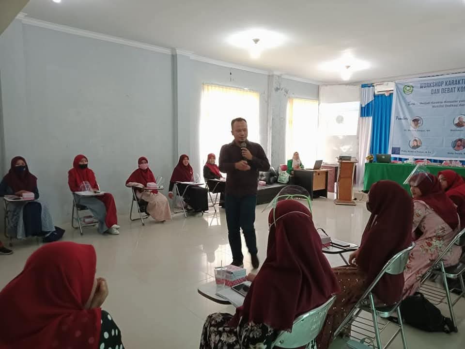 Workshop Peningkatan Kompetensi Mahasiswa dalam Memberikan Layanan Konseling