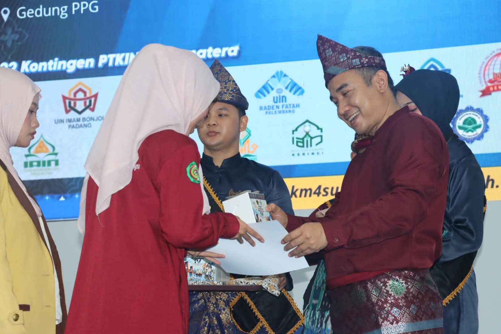 Jesyl Nur Rahmadhani Raih Harapan II Karate Kata Putri pada PKM IV PTKIN Se-Sumatera